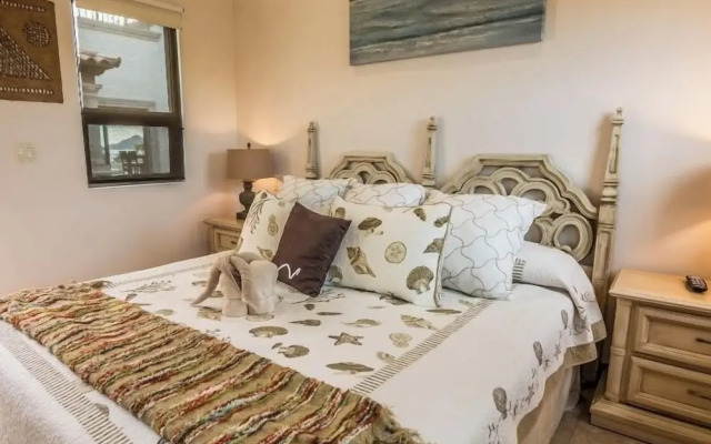 Cabo Hacienda w/ Private Pool & Rooftop Terrace!