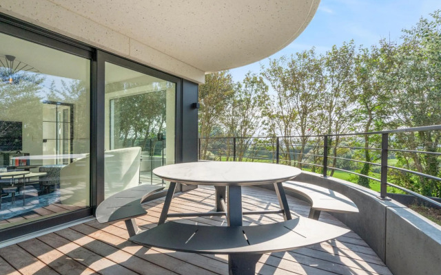 The Waves-Luxurious 3bedroom app w big terrace & garage