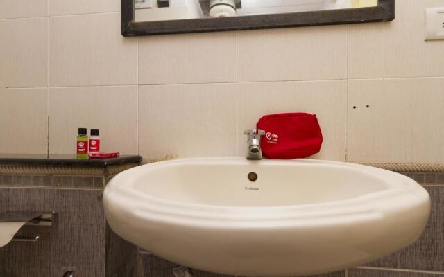OYO 649 Hotel Ajantha Trinity Inn