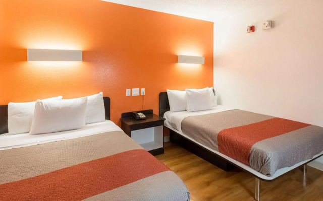Motel 6 Irving, TX - DFW Airport North
