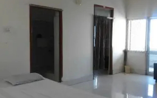 Goroomgo Royal Palace Puri