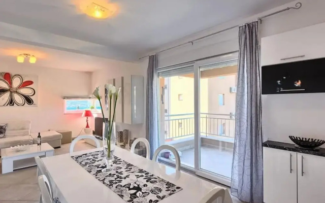 Luxury Apartment Okrug Gornji With Sea View and Pool