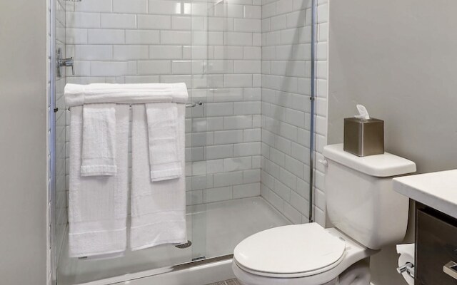 Willows At Grand Park 4 Bedroom Home by RedAwning