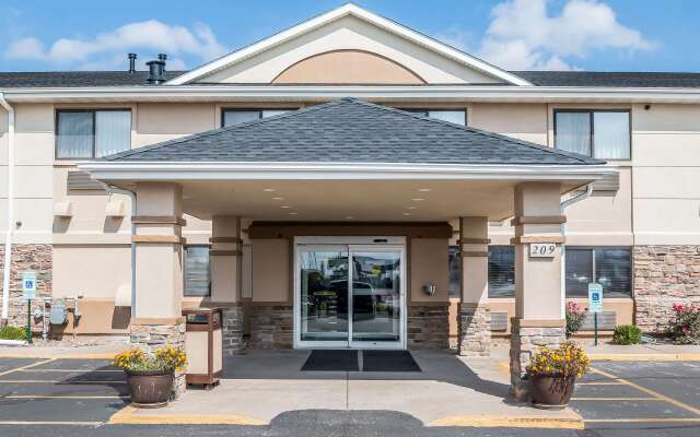 Quality Inn Coralville - Iowa River Landing