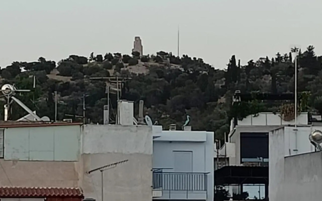 Modern-Lux Central 1 Bedroom Condo