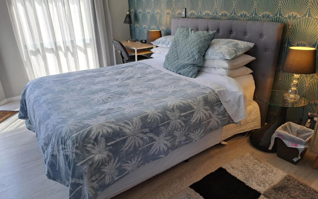 26A On Sunbrae 40 inch smart TV ensuite near beach free wifi – Guest Rooms – Tauranga