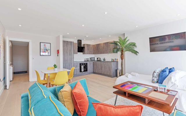 Right On : Bright On Apartment 1D | By My Getaways