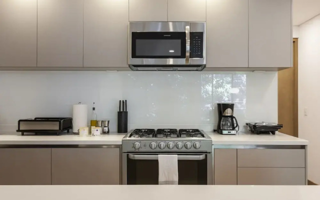 Wynwood House Schiller