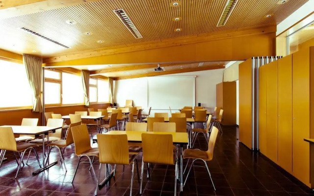 DJH Garmisch- Partenkirchen - Hostel