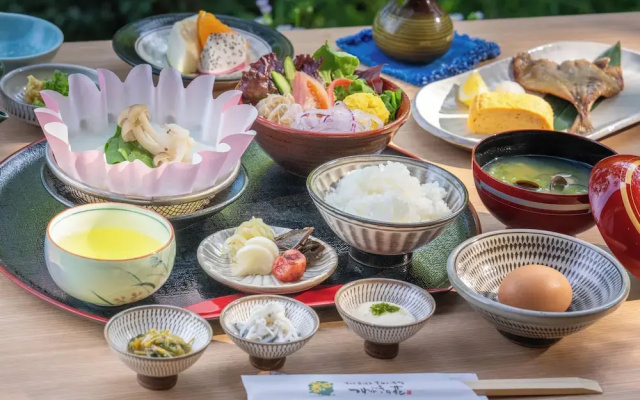 Tsuwabuki-no-Hana