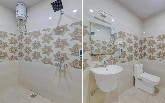 Collection O 70162 Hotel Shiva Palace