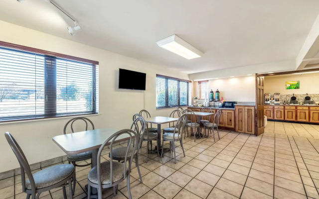Quality Inn And Suites Dollywood