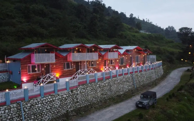 Rooftop Cottages & Restaurant Pangot