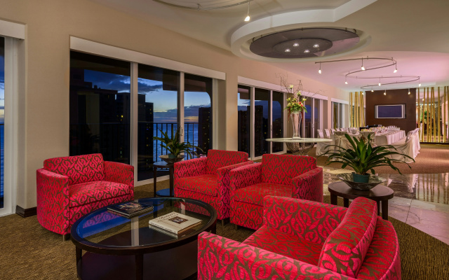 Hilton Waikiki Beach Resort & Spa