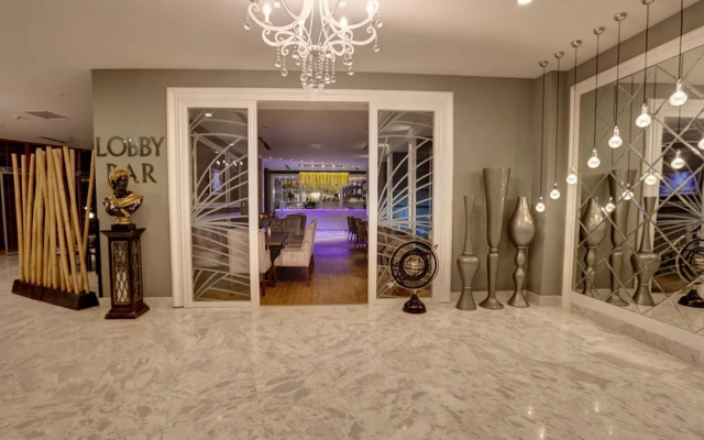 Qlusive Hotel