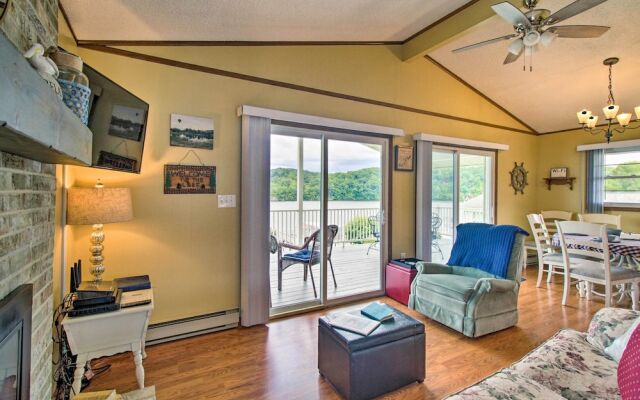 Lakefront Hiwassee Home w/ Private Dock & Deck!