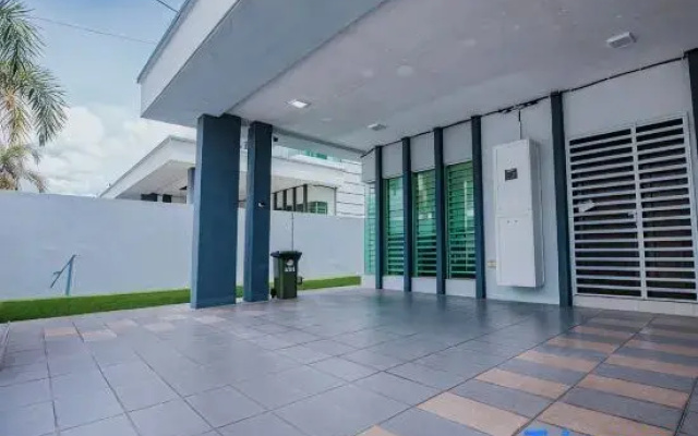 Ipoh Gateway by Verve 4R4B - 14 Pax