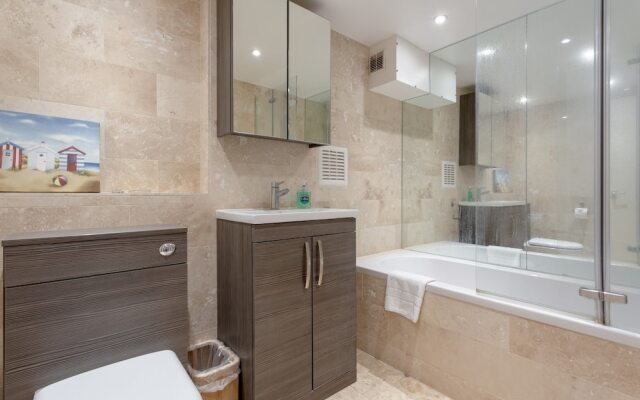 2 Bedroom Brixton Flat
