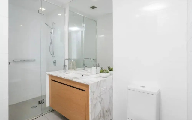 Luxury Beachfront Stay in Kirra