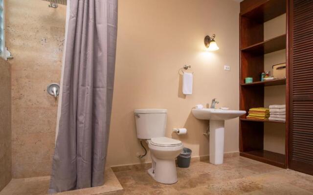 2 bdr with private pool- Suite #4 at 413