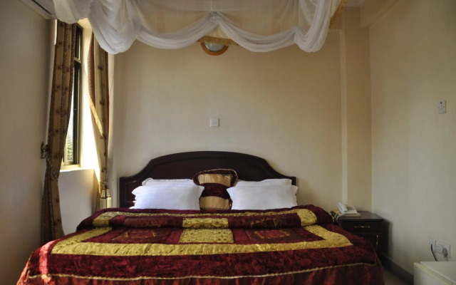 Rich Hotel