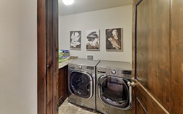 999wabig 4 Bedroom Home