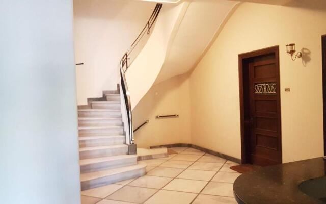 Violet Errathens Apartment - Athens Center, 7 BD, 3 BATH