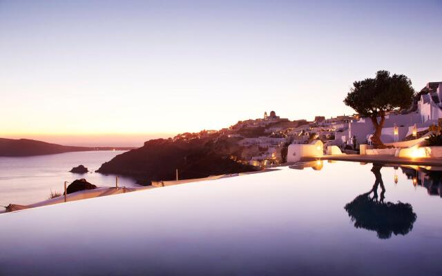 Kirini Suites & Spa Hotel