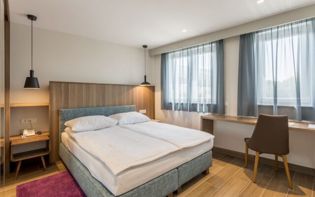 Ringo Apartments