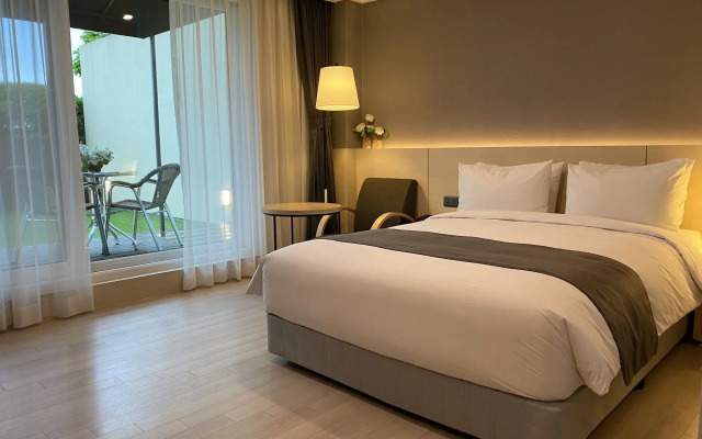 New Donghae Hotel