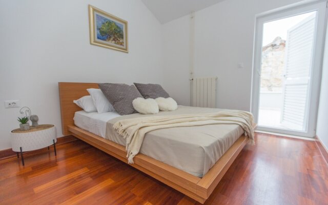 Green Hills Apartment