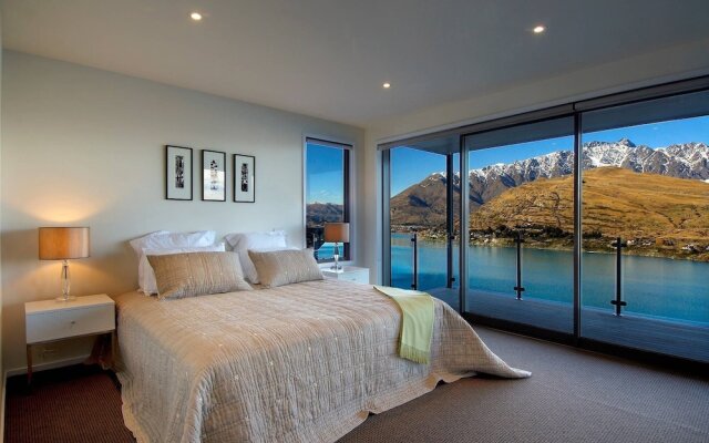 Bel Lago - every room with a lake view
