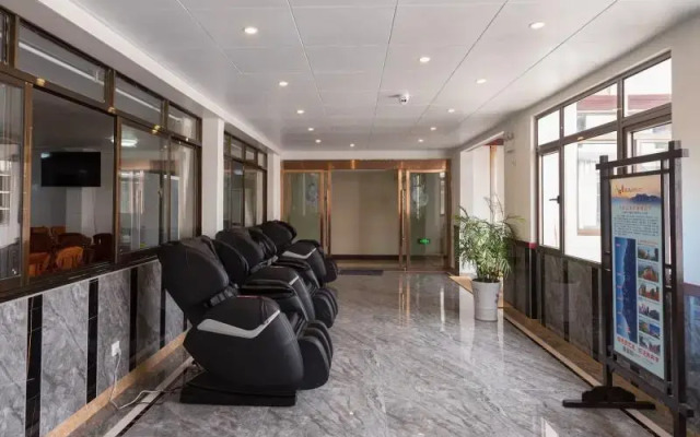 GreenTree Alliance Chizhou Jiuhuashan Zodiac statue of God Hotel