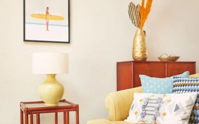 Cosy apartment with sea view and pool