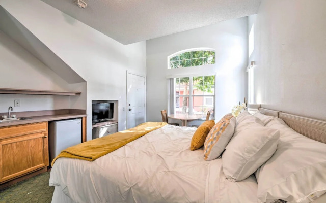 Bright Kissimmee Townhome Near Disney World!