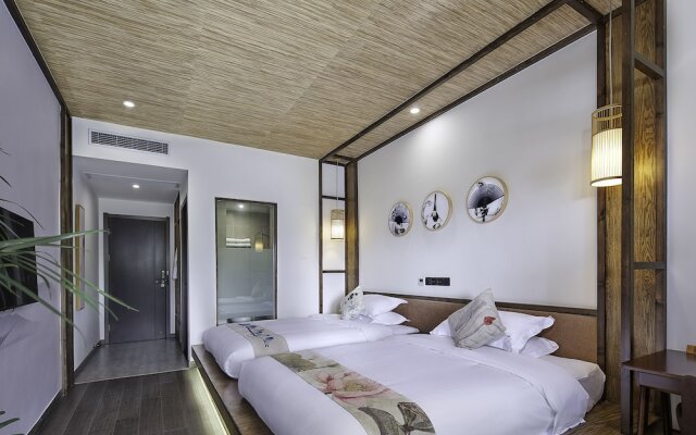 Floral Hotel Deqing Qinzizaiju