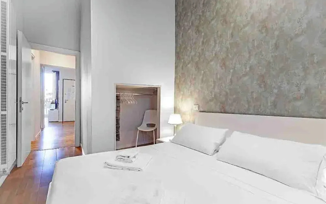 San Polo Apartment with Balcony