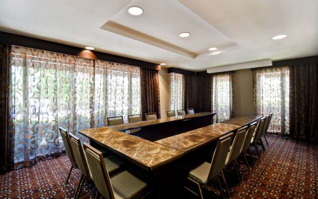 Hampton Inn Atlanta-Mall Of Georgia