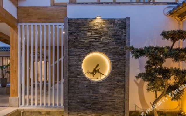 Lily Garden Hostel