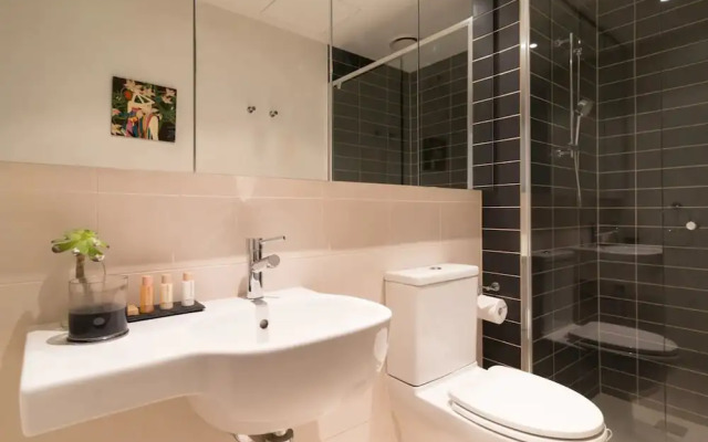 Modern 1BD in the Heart of Richmond w Pool & Gym