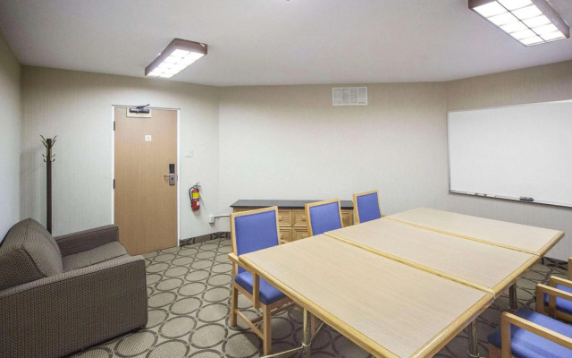 Comfort Inn West Edmonton