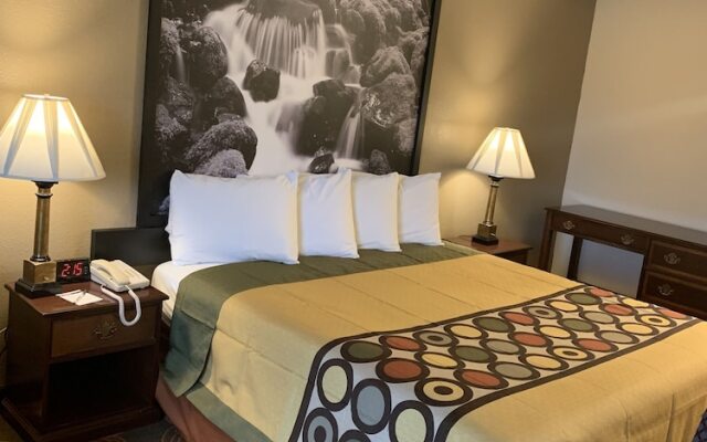 Sutton Suites Hotel