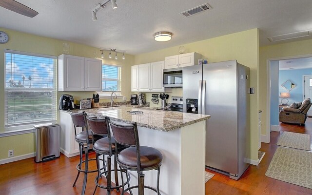Flagship Home in Copano Bay by Redawning