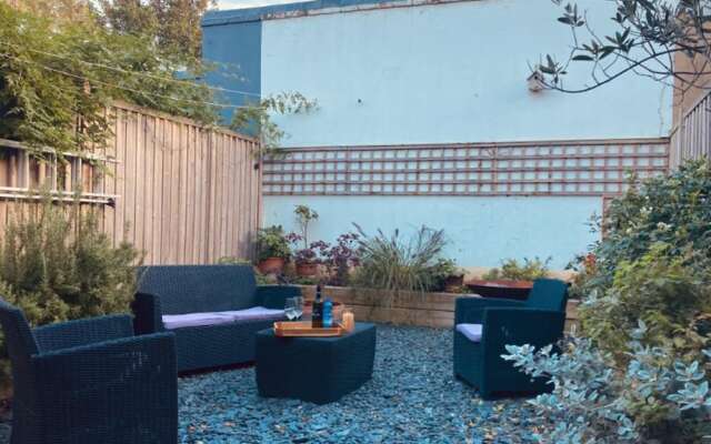 Charming 3-bed House in London