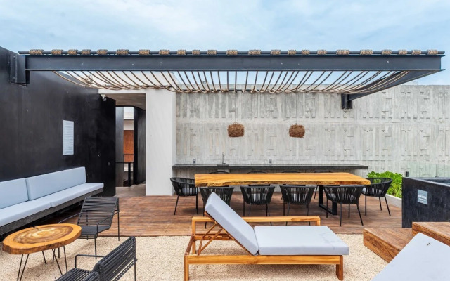 Penthouse With Balcony by Iik Tulum