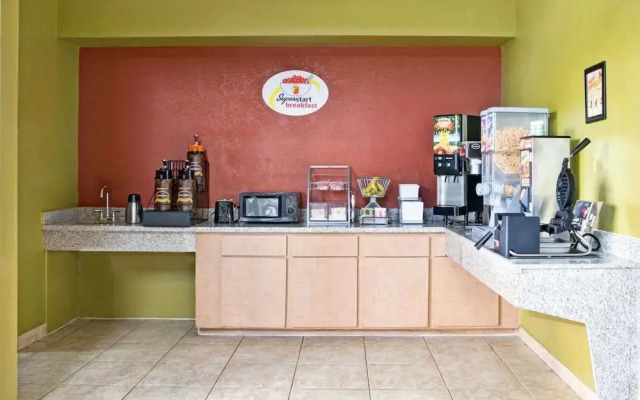 Red Lion Inn & Suites Iah Airport East