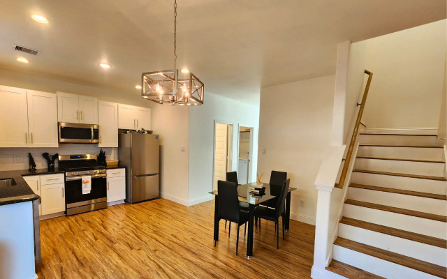 Modern 3 Bedroom Retreat in Pearland