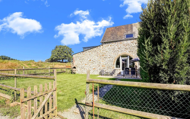 Welcoming Holiday Home in Brainville With Fenced Garden