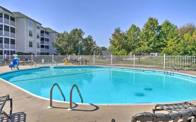 Condo w/ Pool Access: 3 Mi to Branson Strip!