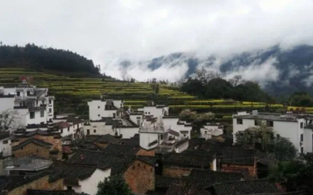 Jiangling Scenery Inn